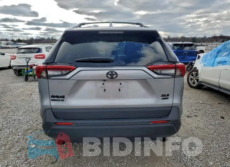 2T3A1RFV2SW584621 Photo# 6