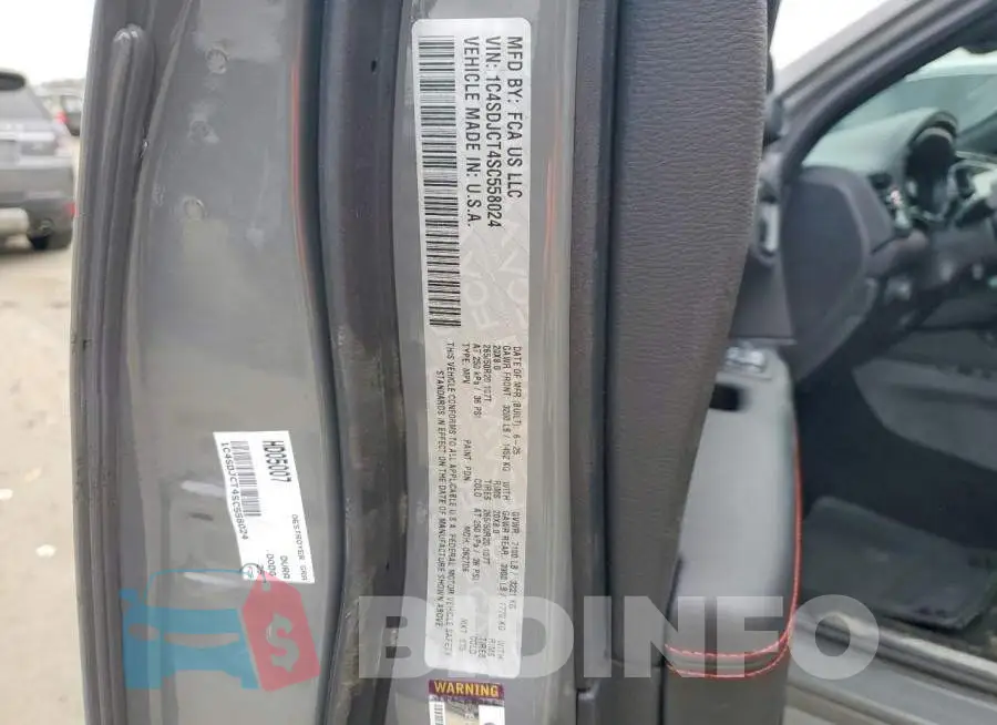 1C4SDJCT4SC558024 Photo# 13