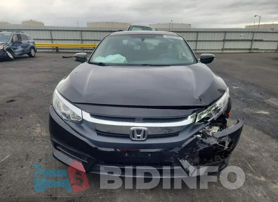 19XFC2F70HE070196 Photo# 5