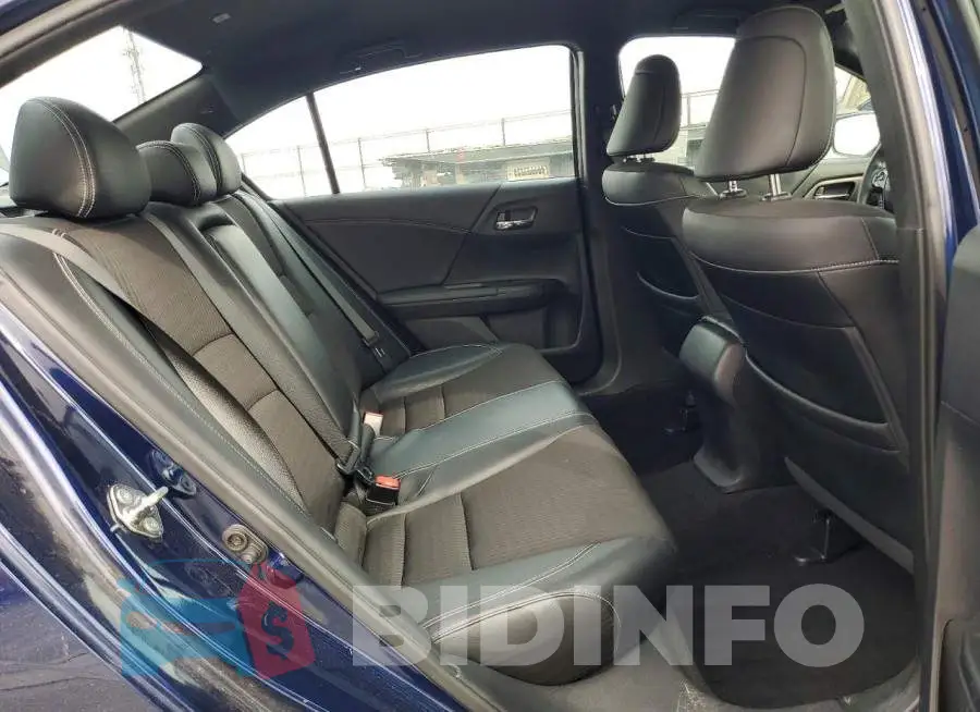 1HGCR2F52HA170594 Photo# 10