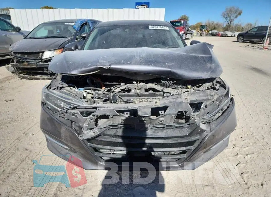 1HGCV3F14KA017432 Photo# 5