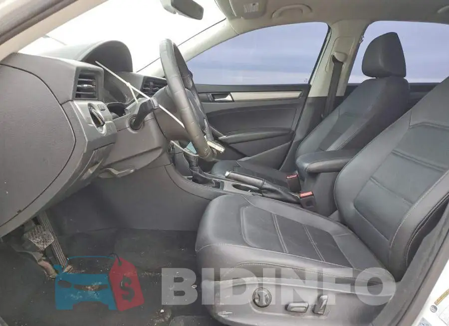 1VWSA7A34MC009406 Photo# 7