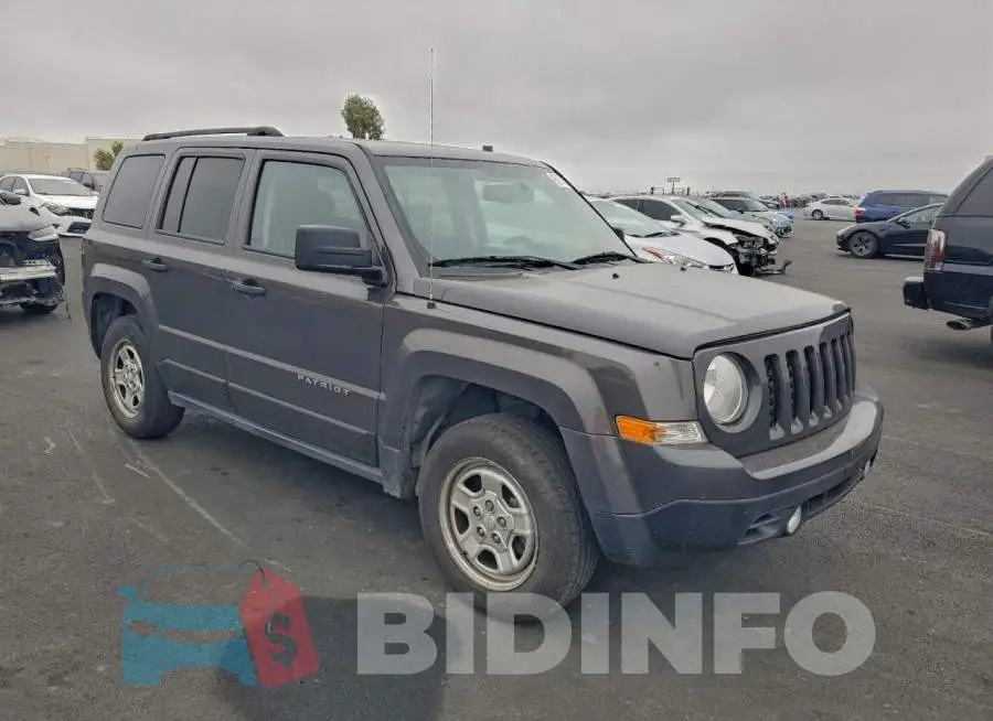 1C4NJPBBXHD141673 Photo# 4