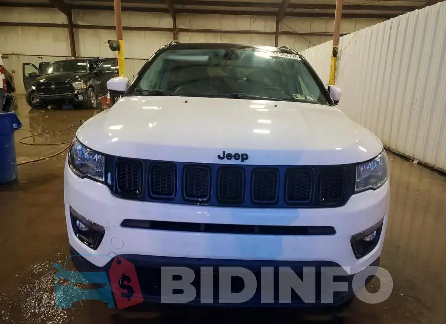 3C4NJDBBXJT433578 Photo# 5