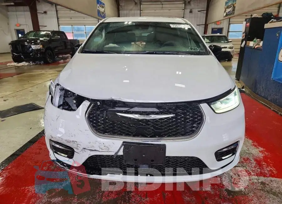2C4RC3BG6SR592796 Photo# 5