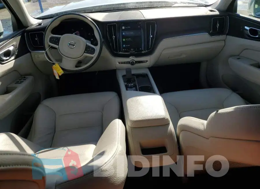YV4L12RK1N1010190 Photo# 8