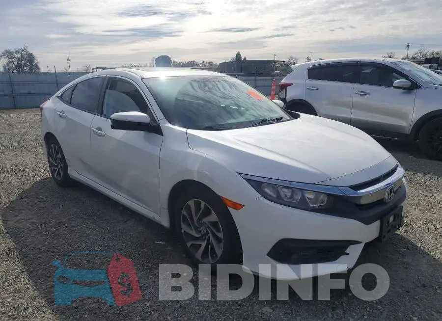 19XFC2F70HE228598 Photo# 4