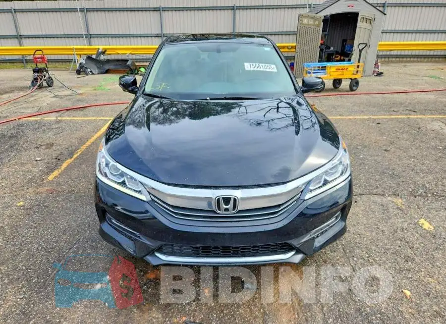 1HGCR2F84HA166878 Photo# 5