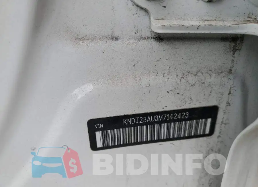 KNDJ23AU3M7142423 Photo# 13