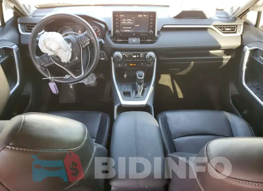 2T3A1RFV4LC108843 Photo# 8