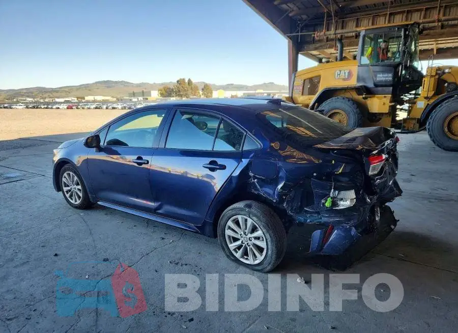JTDBCMFE8S3071653 Photo# 2