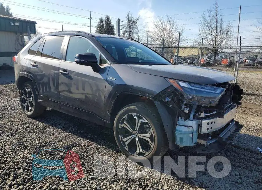 JTMFB3FV6PD156135 Photo# 4