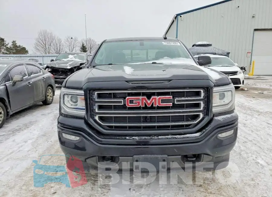3GTU2MEC5JG142377 Photo# 5