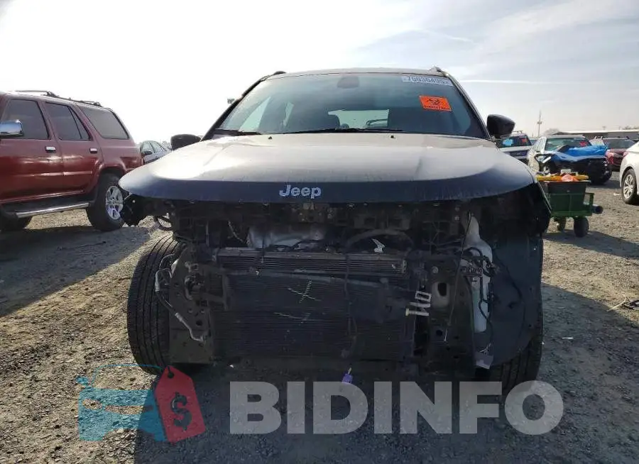 3C4NJDCB6KT596227 Photo# 5