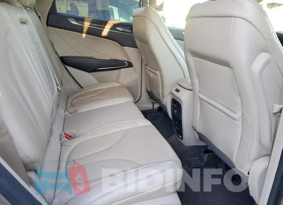 5LMCJ3D92KUL44194 Photo# 11