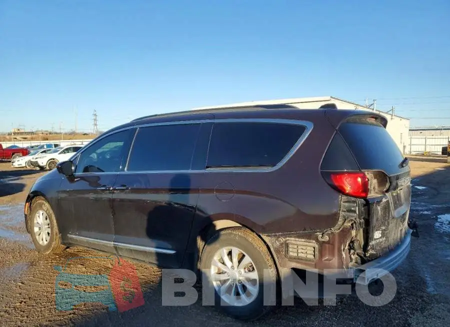2C4RC1BG9HR633595 Photo# 2