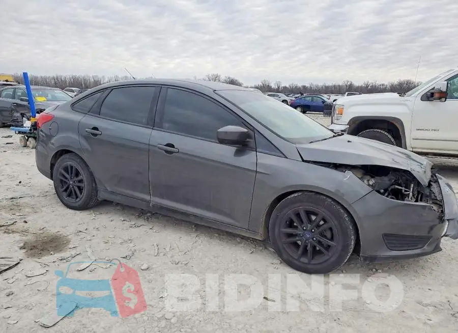 1FADP3F20JL267104 Photo# 4
