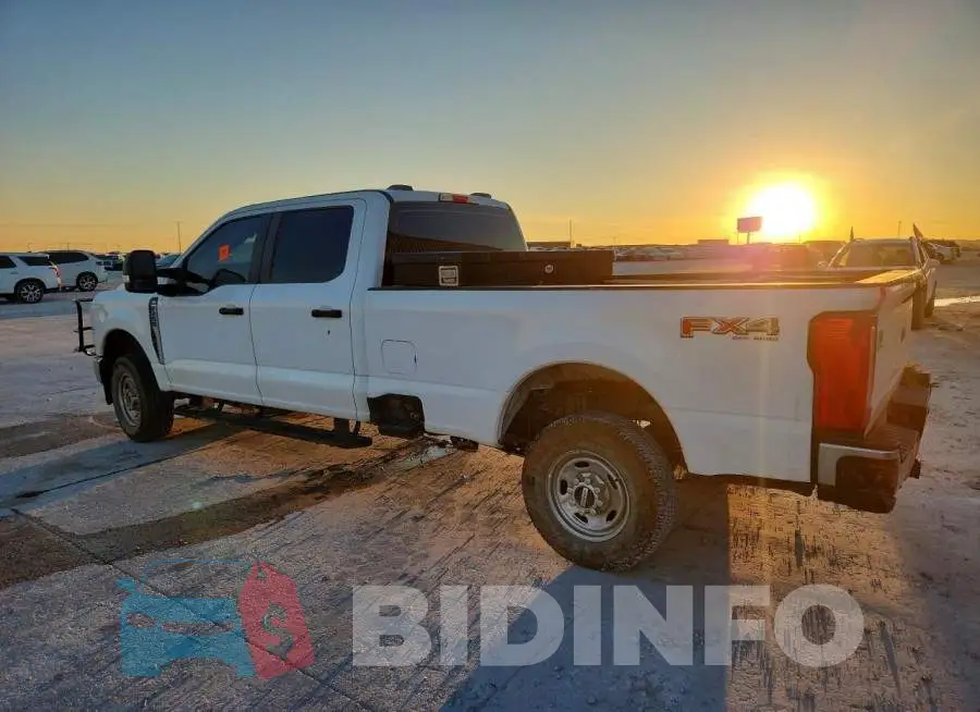 1FT7W2BA9PED17433 Photo# 2
