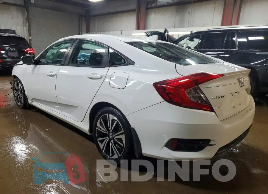 2HGFC1F70HH656817 Photo# 2