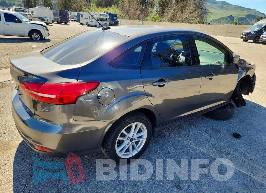 1FADP3F27JL230809 Photo# 3