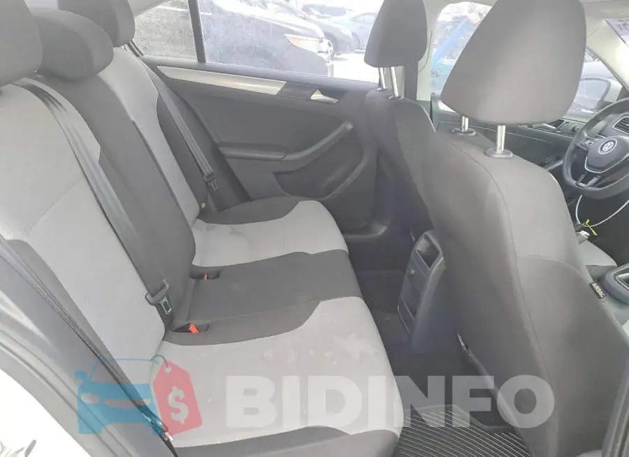 3VW167AJ0HM263596 Photo# 10