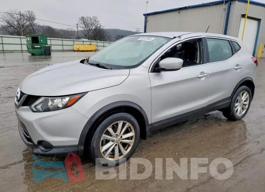 JN1BJ1CRXHW121779 Photo# 1