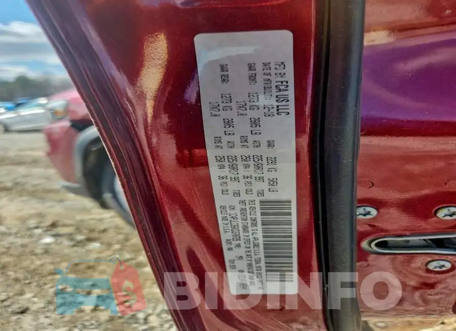 1C4PJLCB6KD370729 Photo# 13