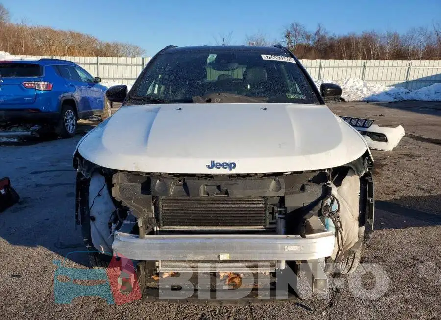 3C4NJDCN4ST512982 Photo# 5