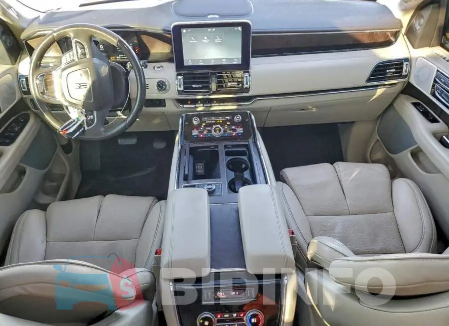 5LMJJ3LT2KEL15227 Photo# 8