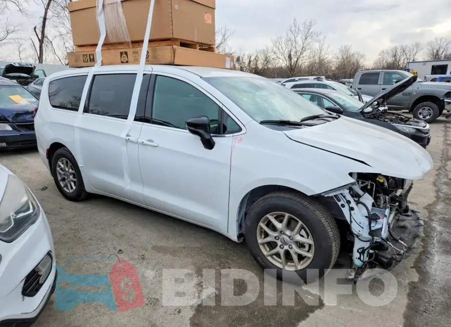 2C4RC1BG4SR549661 Photo# 4