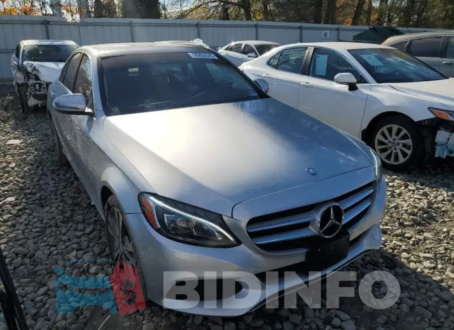 WDDWF4KB4HR215845 Photo# 4