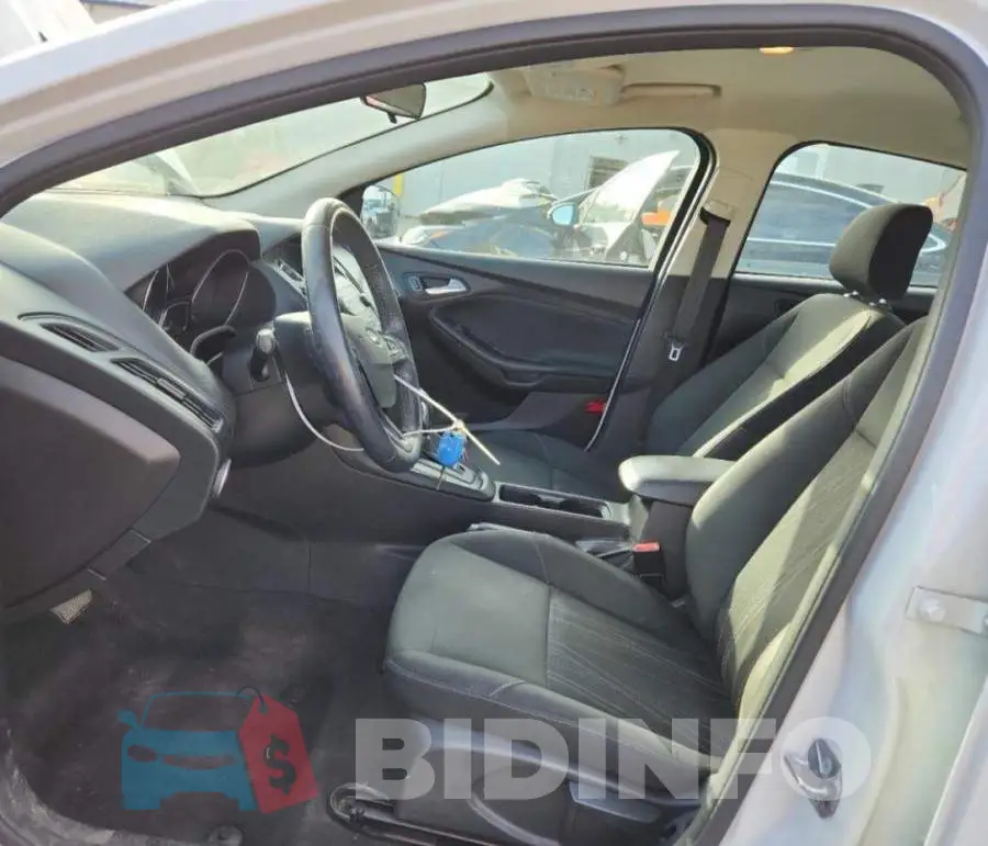 1FADP3F2XJL245871 Photo# 7