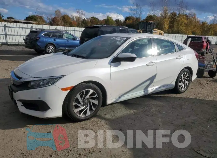 19XFC2F72JE207046 Photo# 1