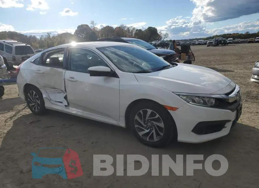 19XFC2F72JE207046 Photo# 4