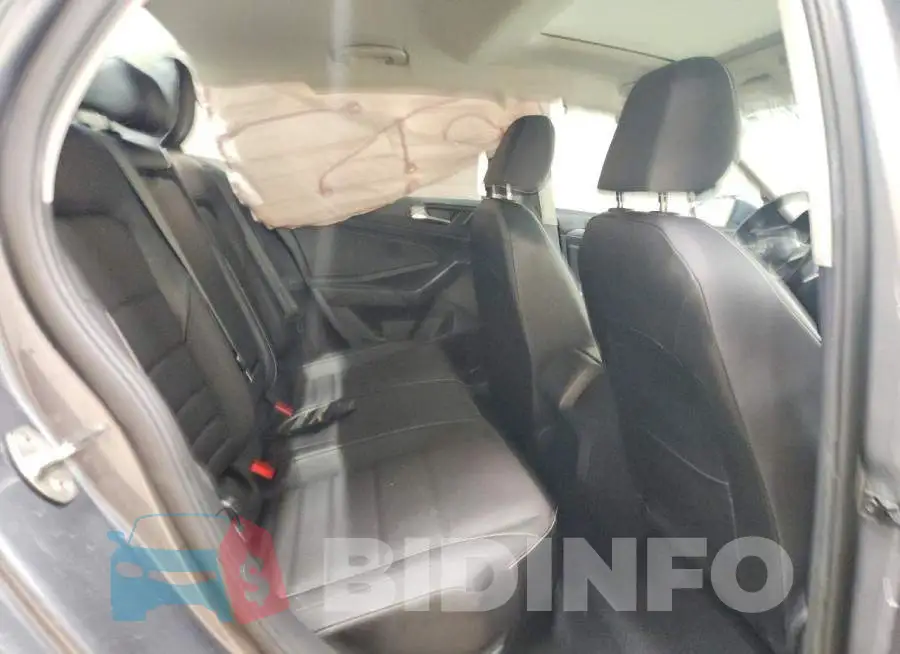3VW7M7BU3RM011576 Photo# 10