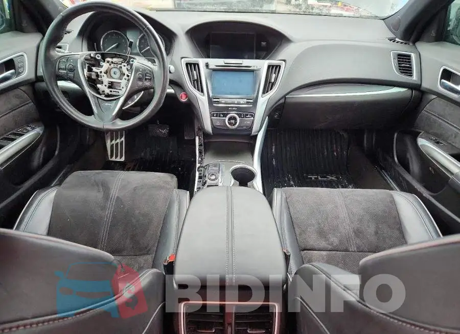 19UUB2F66KA003597 Photo# 8