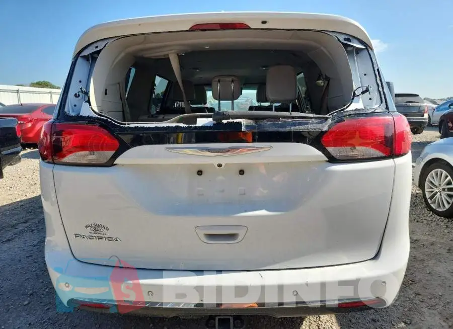 2C4RC1EG6HR577417 Photo# 6