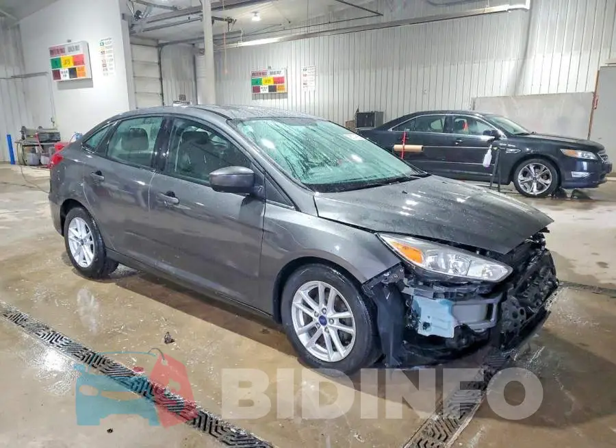 1FADP3F28JL272261 Photo# 4