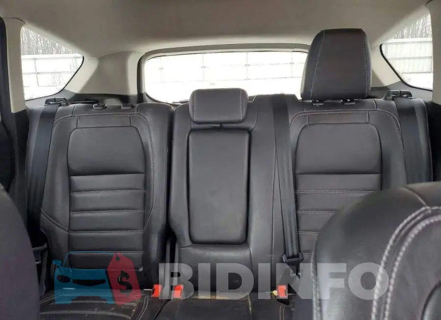 1FMCU9HDXJUD27203 Photo# 10