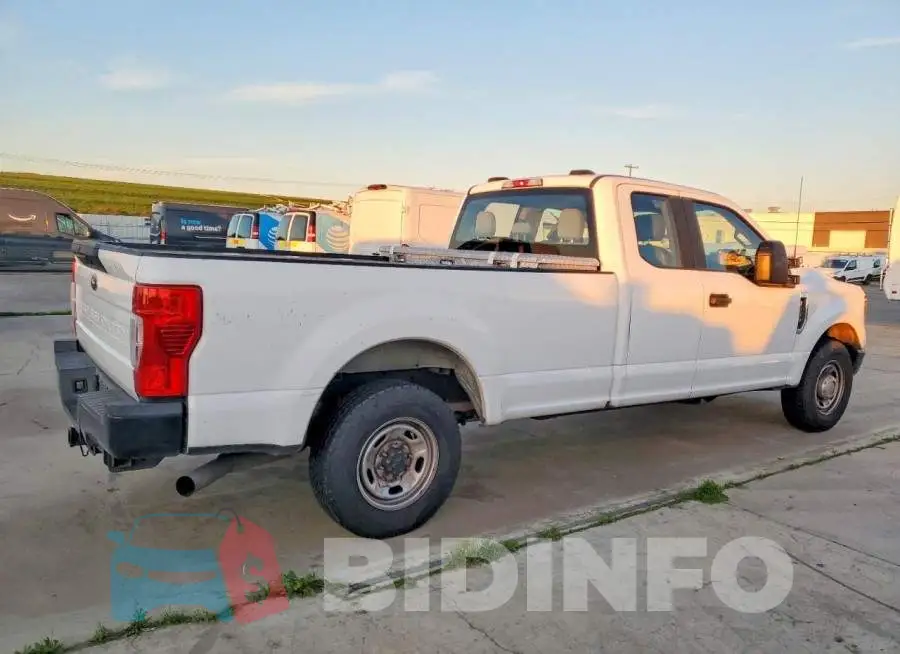 1FT7X2A67NEE88446 Photo# 3