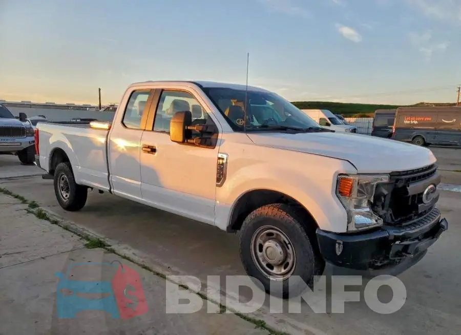 1FT7X2A67NEE88446 Photo# 4
