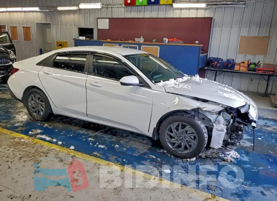 KMHLM4DG5RU768784 Photo# 4