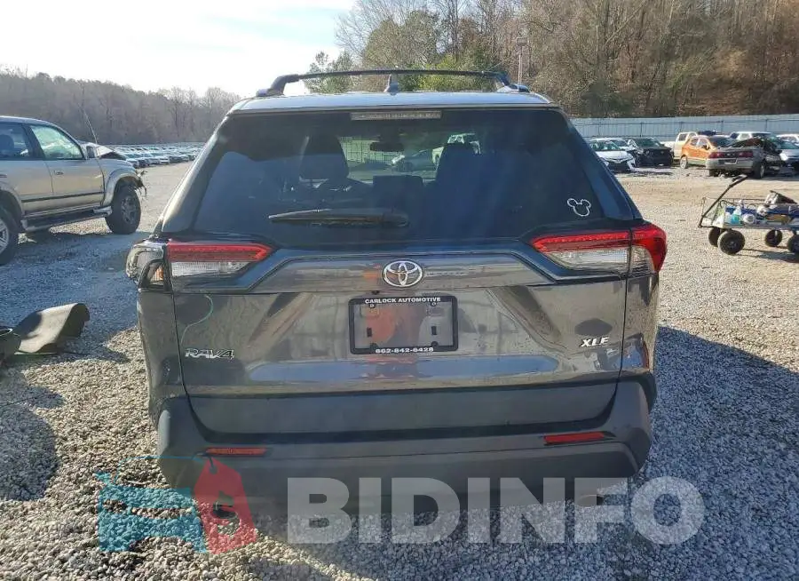 2T3C1RFV8MW157942 Photo# 6