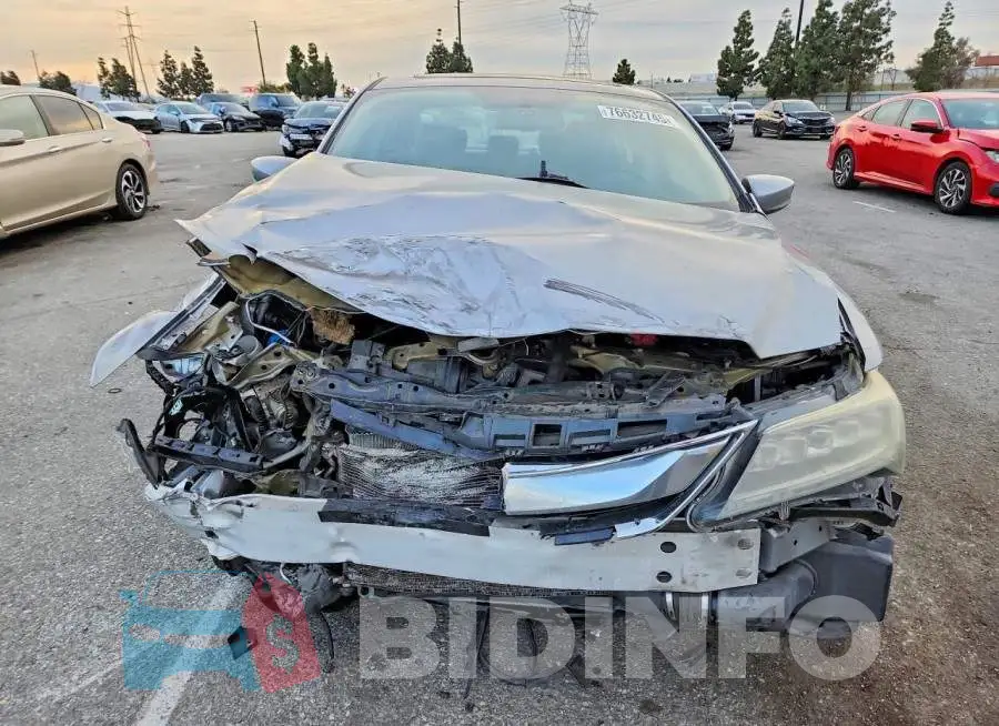 19UDE2F77HA009109 Photo# 5