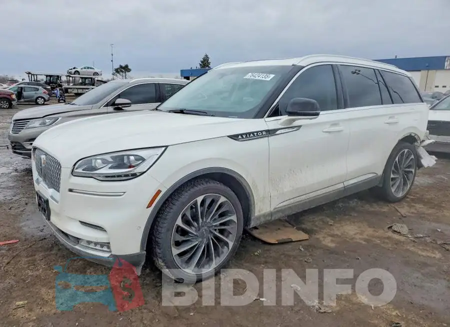 5LM5J7XC9LGL07697 Photo# 1