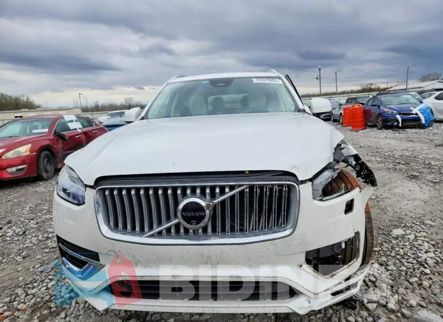 YV4062PF2R1153150 Photo# 5