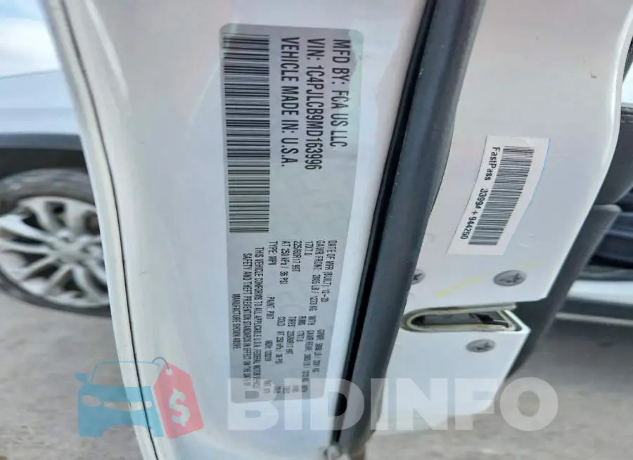 1C4PJLCB9MD163996 Photo# 13