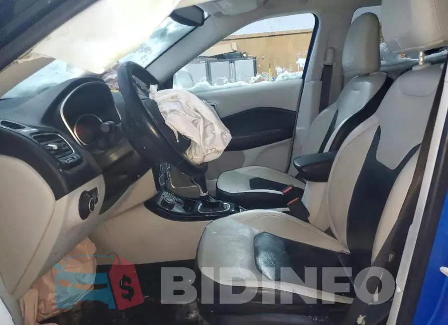 3C4NJDCB4KT734332 Photo# 7