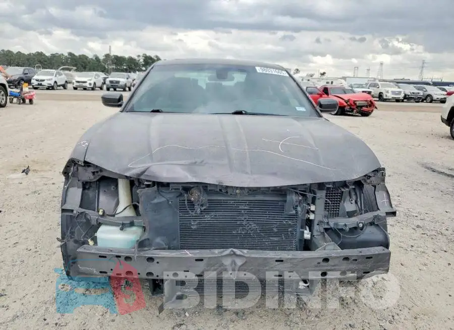 2C3CDXBG2LH215842 Photo# 5