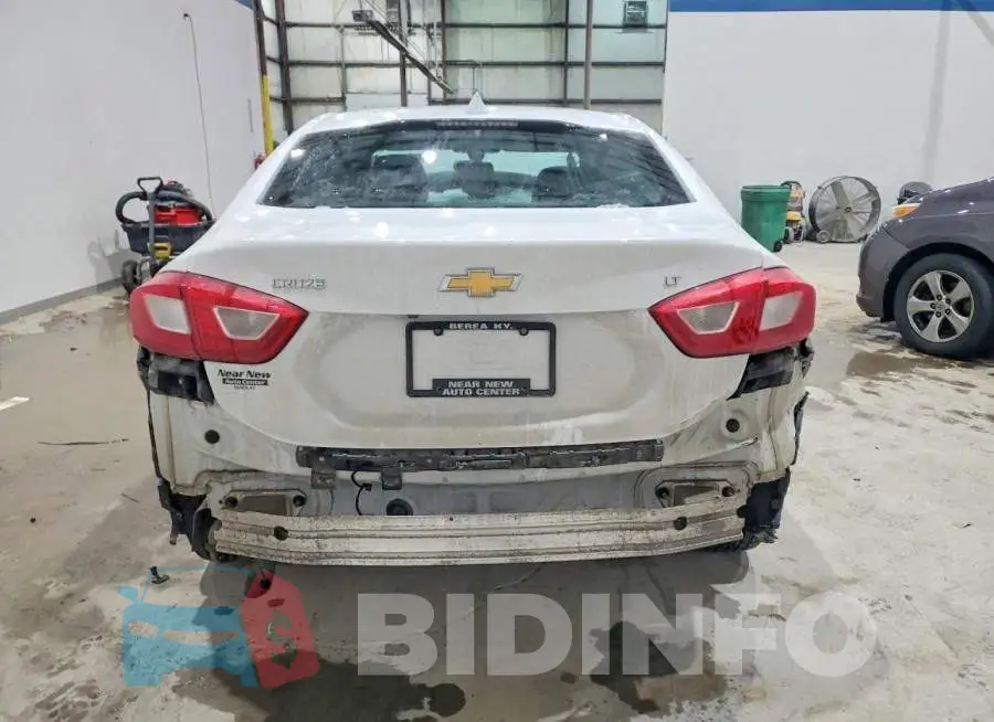 1G1BE5SM8H7220196 Photo# 6